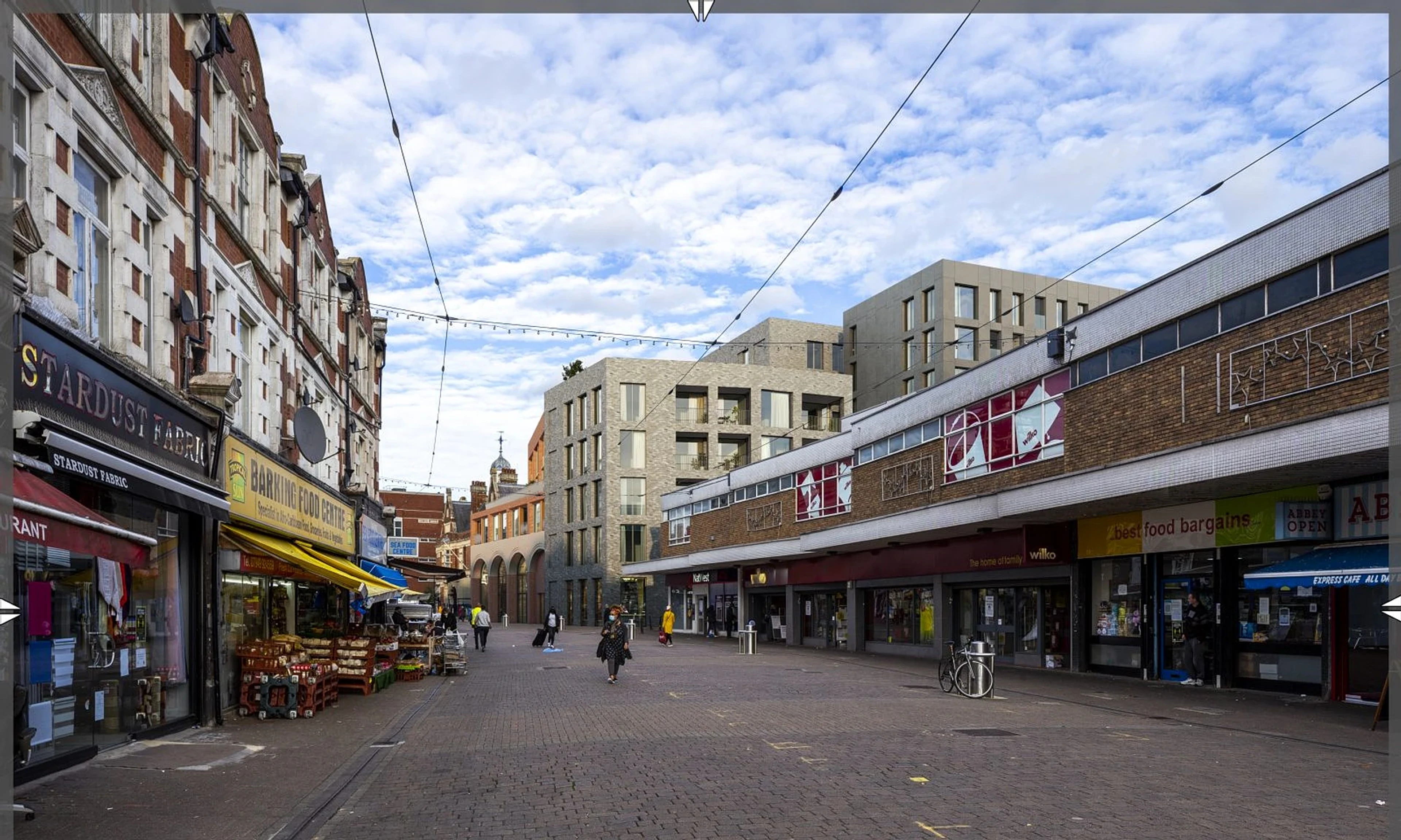 Barking town centre pedestrian streetscape
